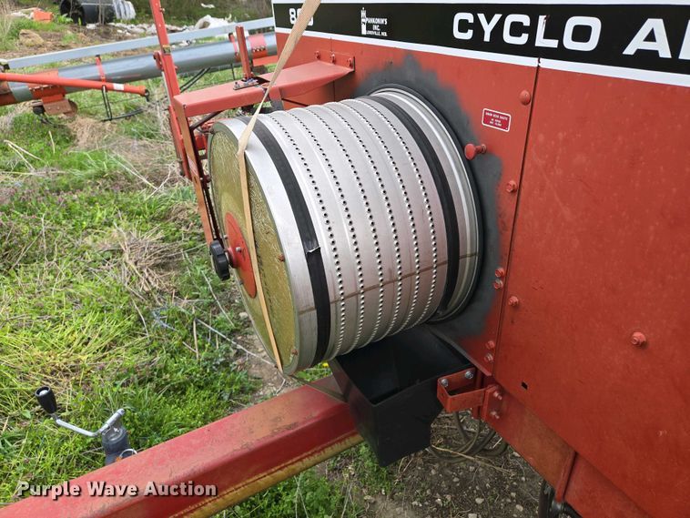 image for item EM7032 International 800 Cyclo Air air seeder