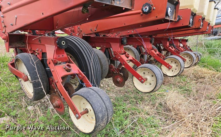 image for item EM7032 International 800 Cyclo Air air seeder