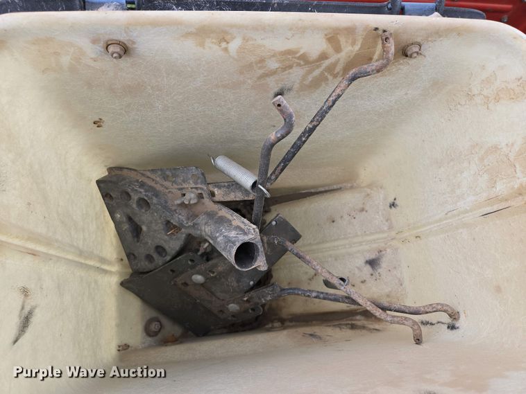 image for item EM7032 International 800 Cyclo Air air seeder