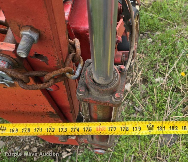 image for item EM7032 International 800 Cyclo Air air seeder