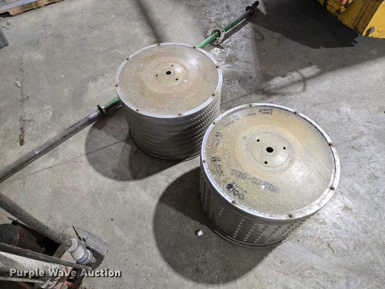 image for item EM7032 International 800 Cyclo Air air seeder