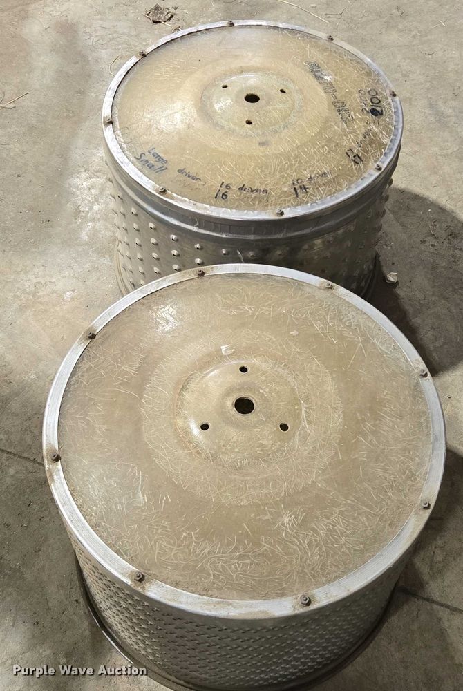 image for item EM7032 International 800 Cyclo Air air seeder