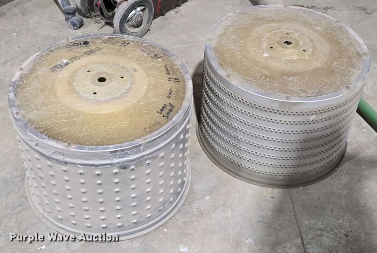 image for item EM7032 International 800 Cyclo Air air seeder