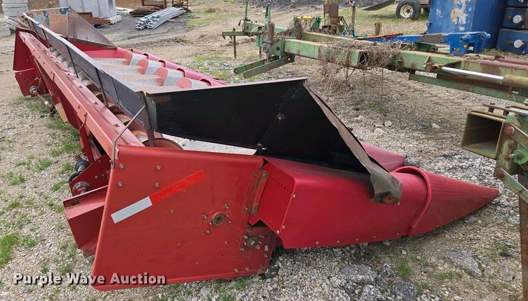 image for item EM7033 Case 1083 corn head