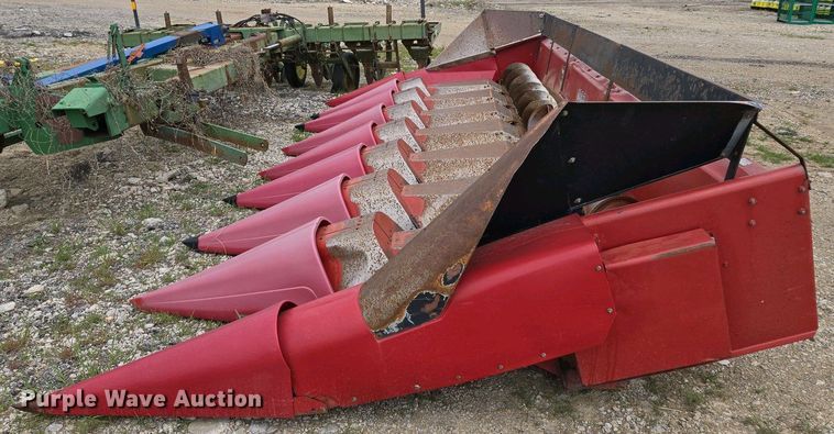 image for item EM7033 Case 1083 corn head