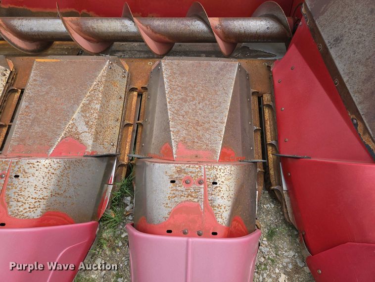 image for item EM7033 Case 1083 corn head