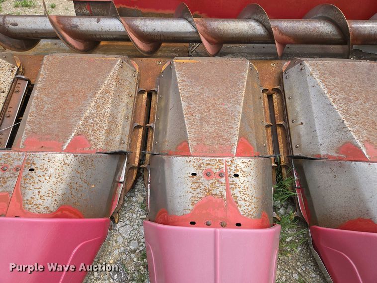 image for item EM7033 Case 1083 corn head