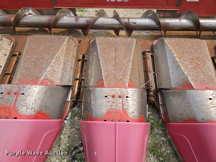 image for item EM7033 Case 1083 corn head
