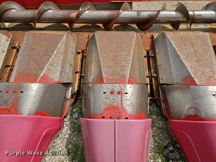 image for item EM7033 Case 1083 corn head