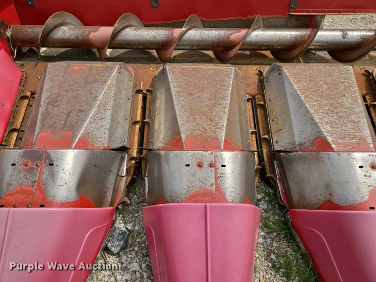 image for item EM7033 Case 1083 corn head