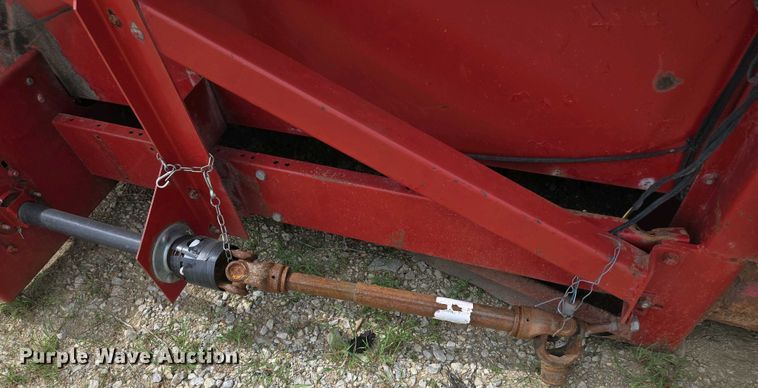 image for item EM7033 Case 1083 corn head