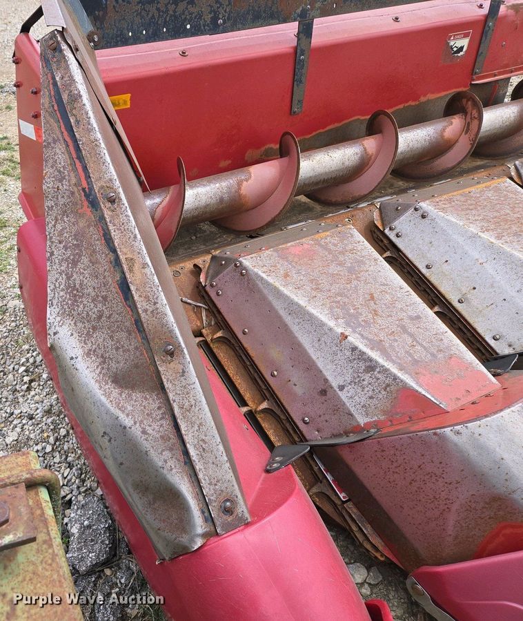 image for item EM7033 Case 1083 corn head