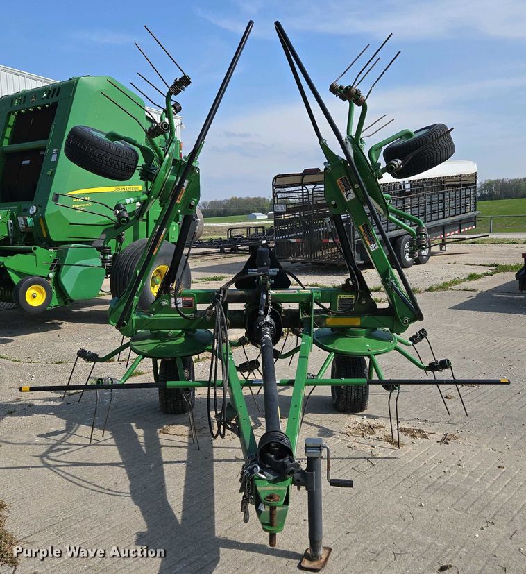 image for item EN3586 2015 Frontier TD3418 hay tedder