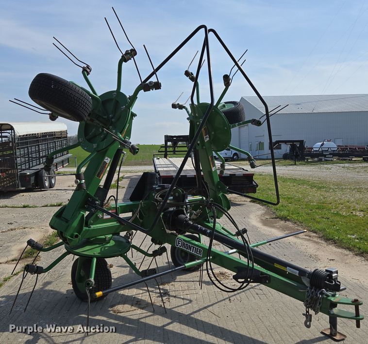 image for item EN3586 2015 Frontier TD3418 hay tedder