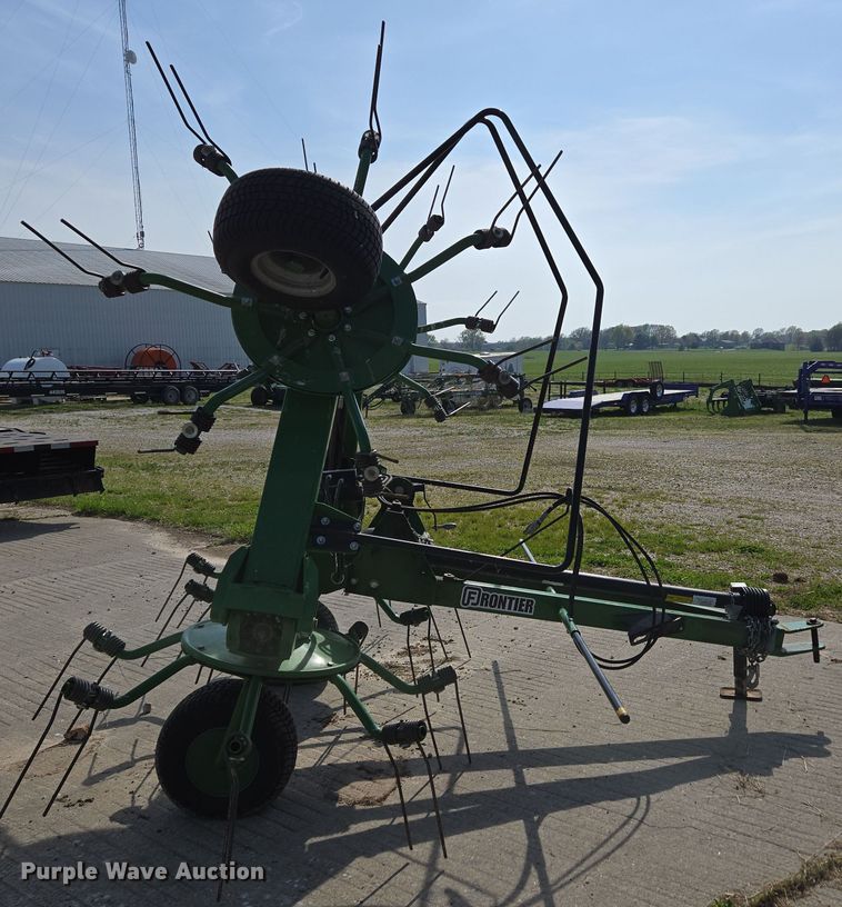 image for item EN3586 2015 Frontier TD3418 hay tedder