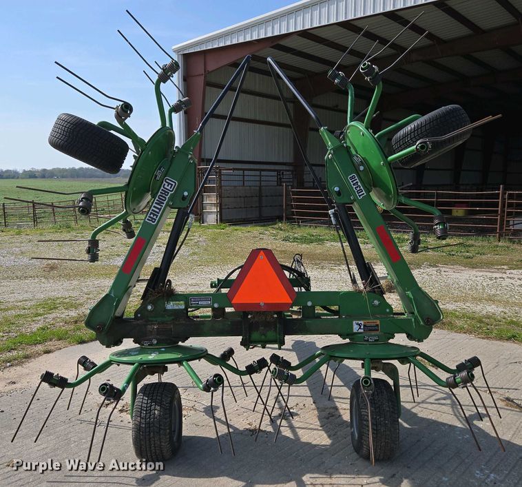 image for item EN3586 2015 Frontier TD3418 hay tedder