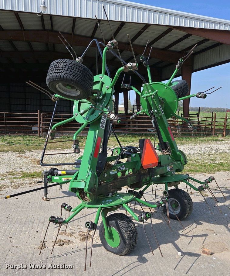 image for item EN3586 2015 Frontier TD3418 hay tedder