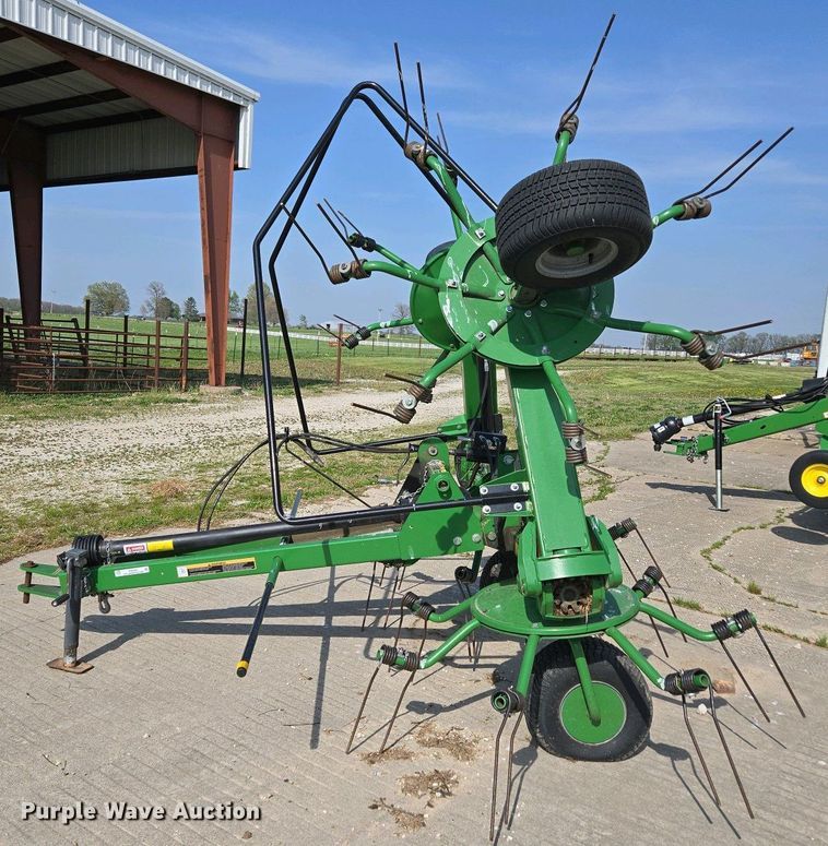 image for item EN3586 2015 Frontier TD3418 hay tedder