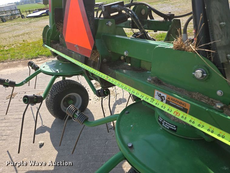 image for item EN3586 2015 Frontier TD3418 hay tedder