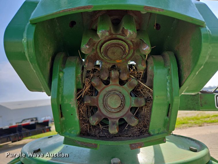 image for item EN3586 2015 Frontier TD3418 hay tedder