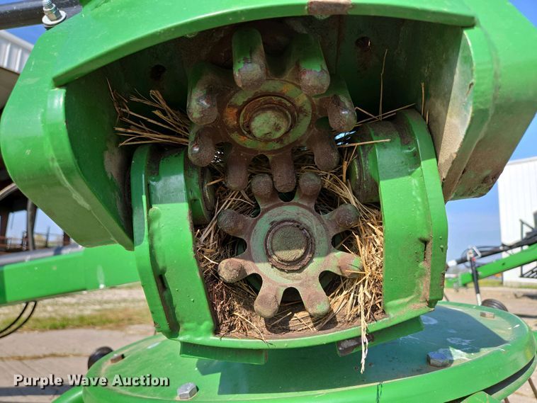 image for item EN3586 2015 Frontier TD3418 hay tedder