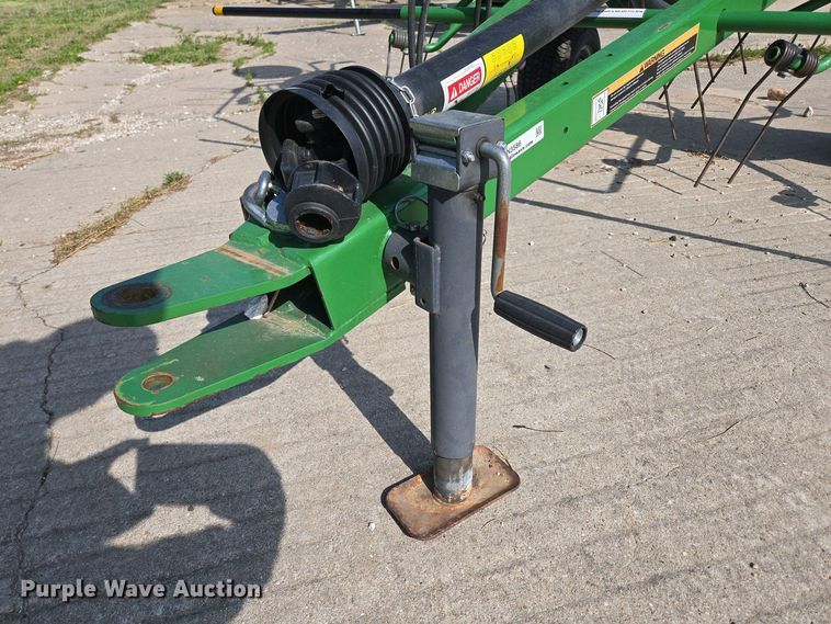 image for item EN3586 2015 Frontier TD3418 hay tedder