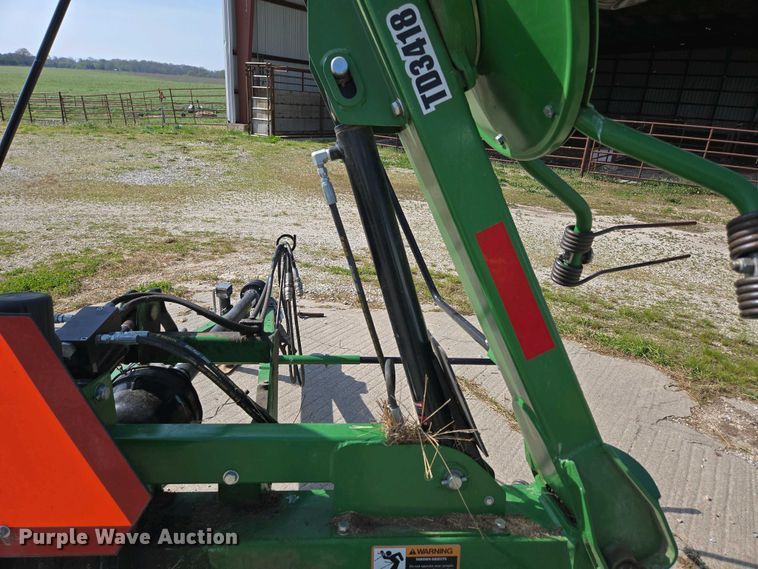 image for item EN3586 2015 Frontier TD3418 hay tedder