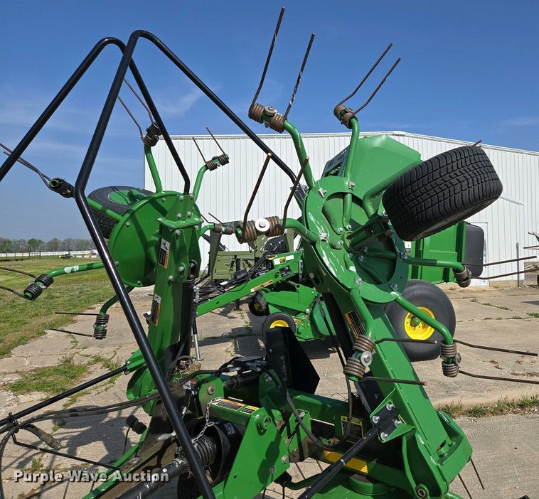 image for item EN3586 2015 Frontier TD3418 hay tedder