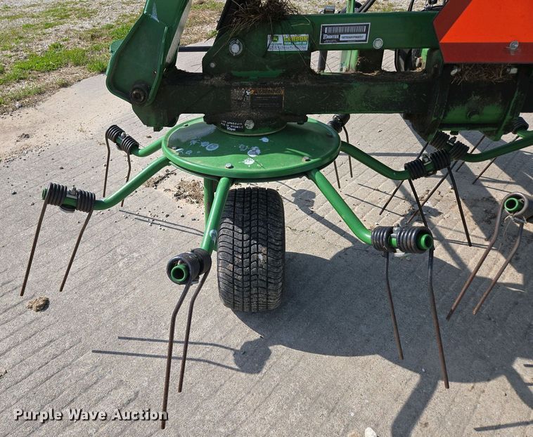 image for item EN3586 2015 Frontier TD3418 hay tedder