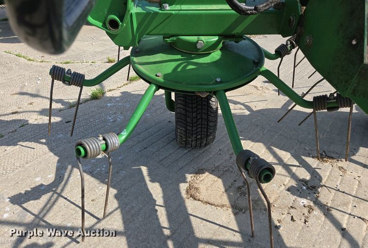 image for item EN3586 2015 Frontier TD3418 hay tedder