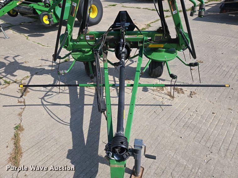 image for item EN3586 2015 Frontier TD3418 hay tedder