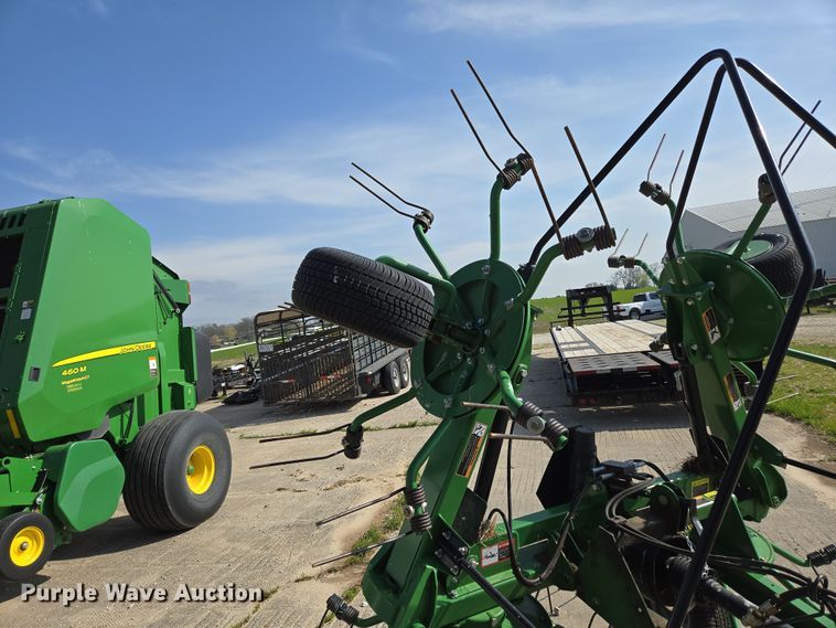 image for item EN3586 2015 Frontier TD3418 hay tedder