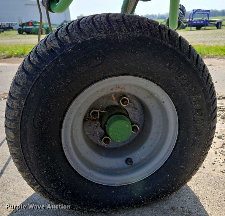 image for item EN3586 2015 Frontier TD3418 hay tedder