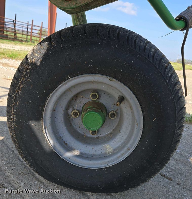 image for item EN3586 2015 Frontier TD3418 hay tedder