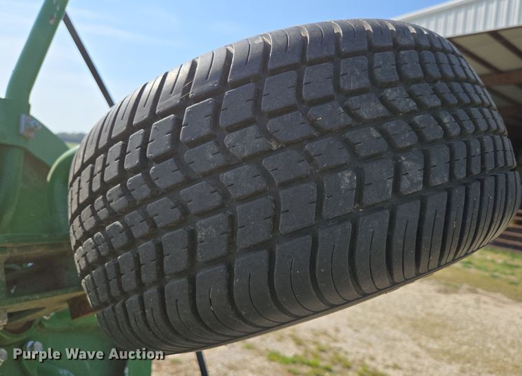 image for item EN3586 2015 Frontier TD3418 hay tedder