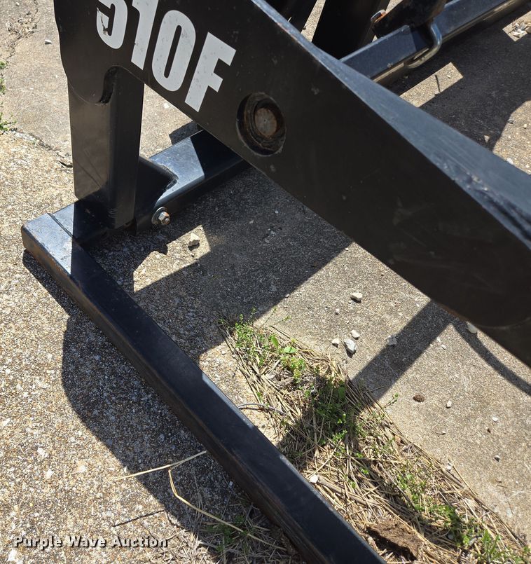 image for item EN3621 Kuhns 510F skid steer bale accumulator grapple