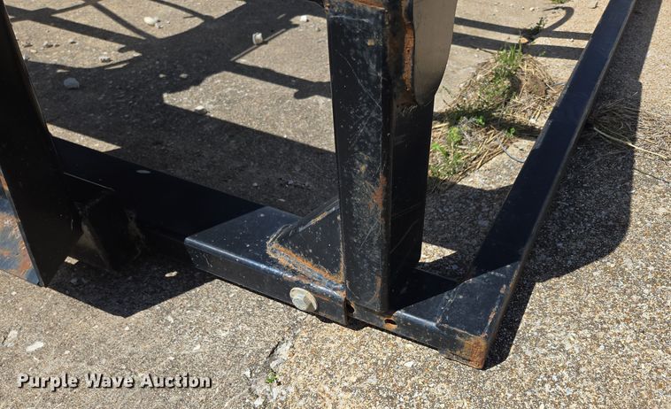 image for item EN3621 Kuhns 510F skid steer bale accumulator grapple