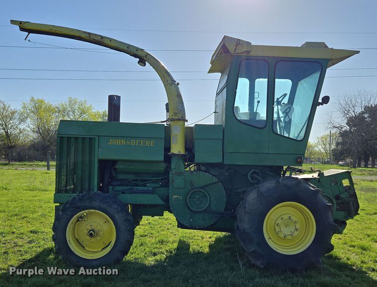 image for item EN3624 John Deere 5400 forage harvester