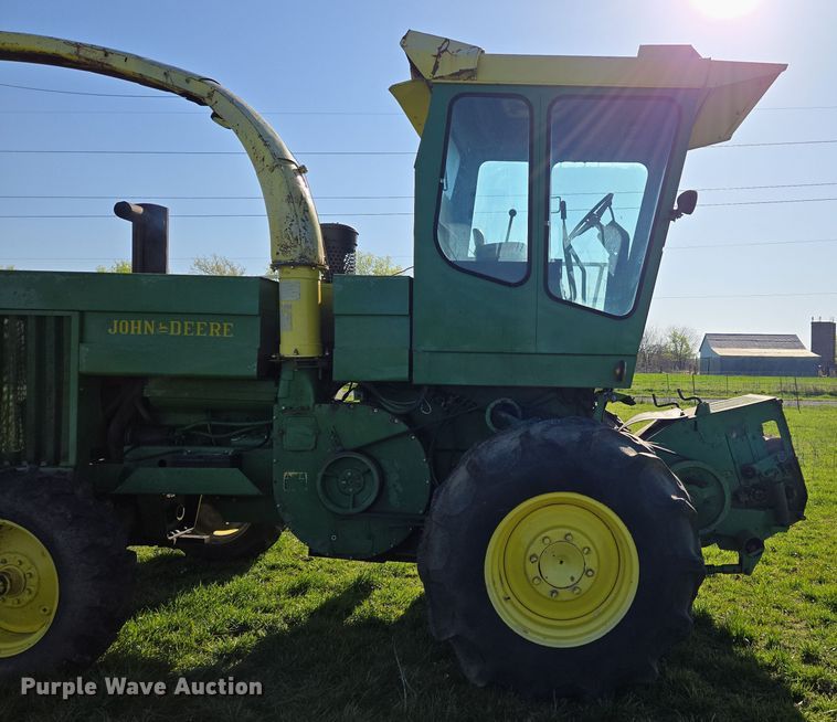 image for item EN3624 John Deere 5400 forage harvester