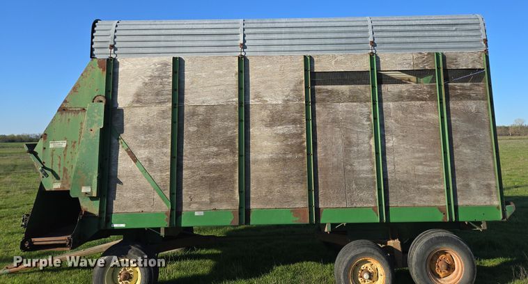 image for item EN3625 Badger silage wagon