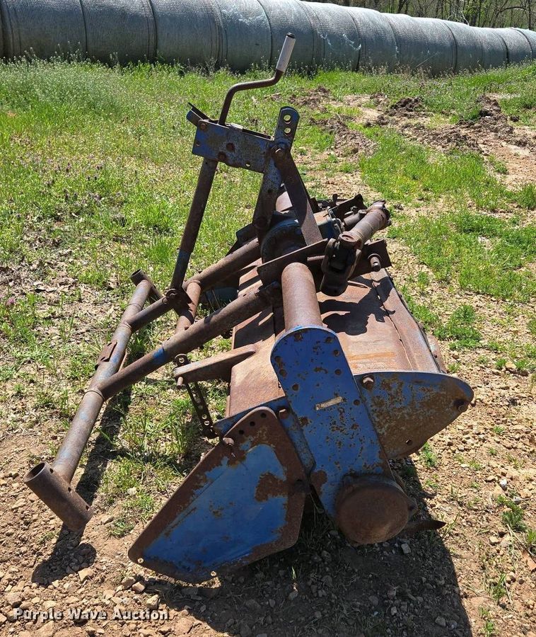 image for item EN3636 Iseki SRI320C tiller