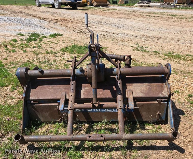 image for item EN3636 Iseki SRI320C tiller