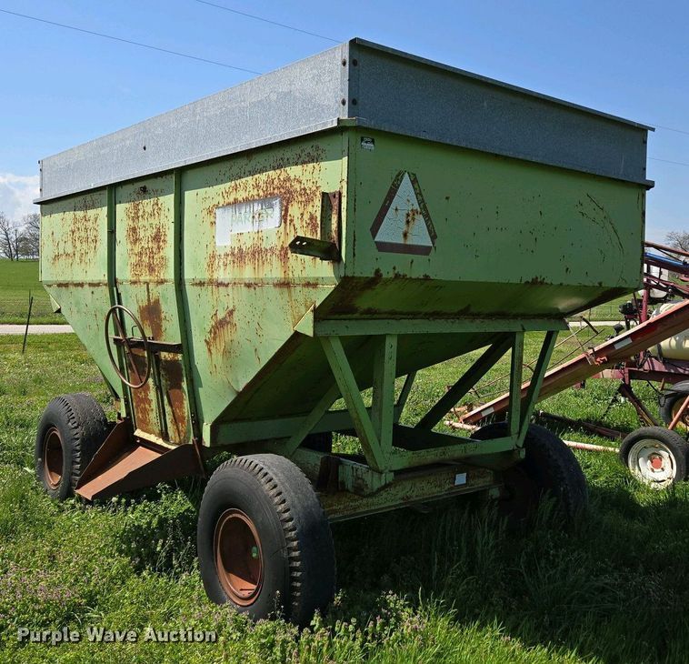 image for item EN3641 Parker 1072 gravity wagon