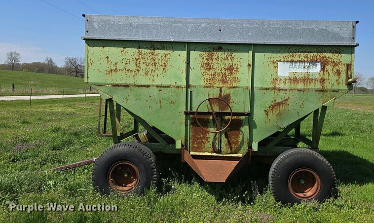image for item EN3641 Parker 1072 gravity wagon