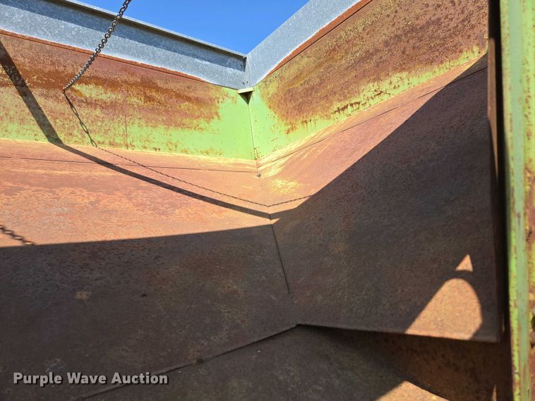 image for item EN3641 Parker 1072 gravity wagon