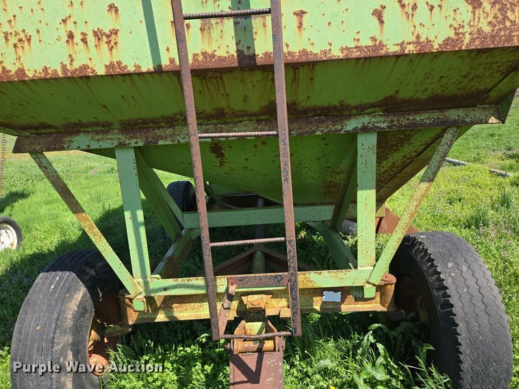 image for item EN3641 Parker 1072 gravity wagon