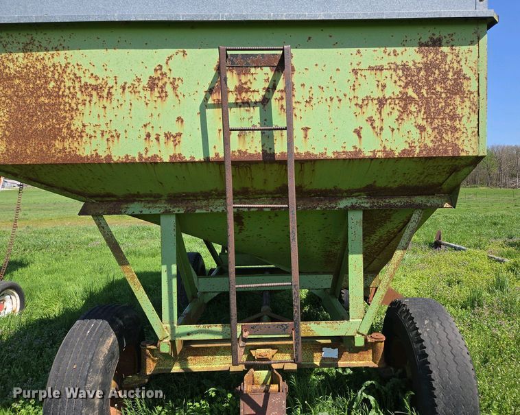 image for item EN3641 Parker 1072 gravity wagon