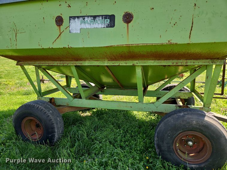 image for item EN3641 Parker 1072 gravity wagon