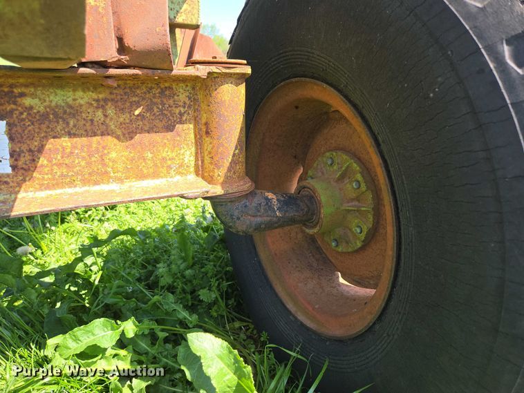 image for item EN3641 Parker 1072 gravity wagon