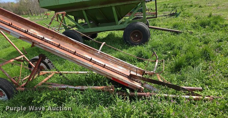 image for item EN3642 Graves hay bale elevator 